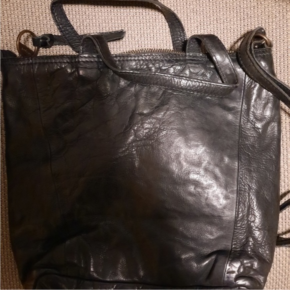 GUC Margot crossbody leather bag in black. - Picture 2 of 5